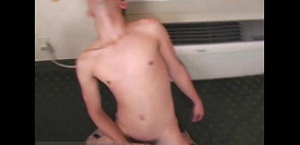  Twink movie of This stud has an exceptional figure and he isn�&039;t